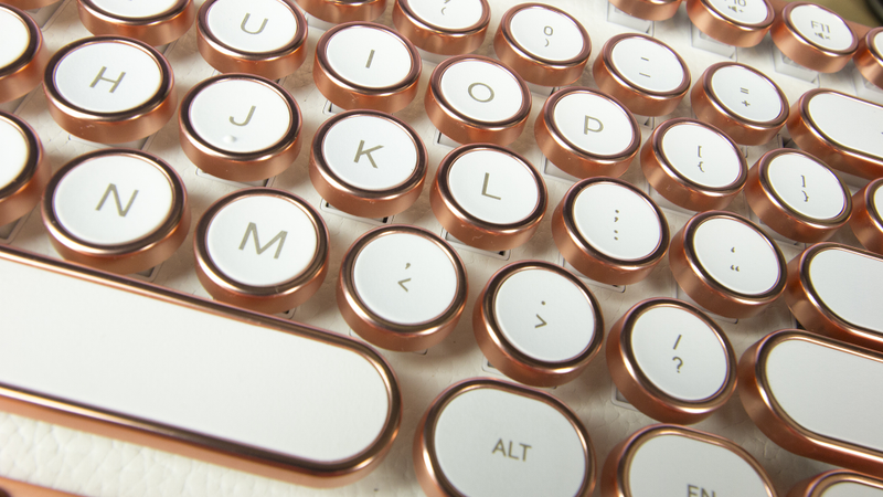 Illustration for article titled Azio Retro Classic Keyboard Review: The New Vintage